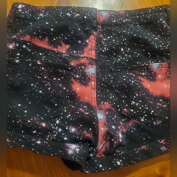 Hot Topic "Black Heart shorts, size 11 - Picture 7 of 8